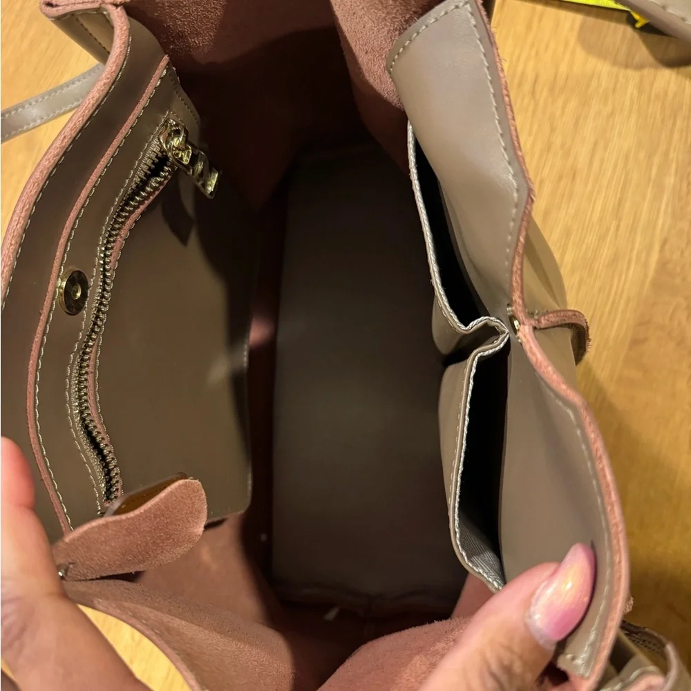 Børn Taupe Leather Tote Bag Structured Shoulder Purse - Picture 4 of 5